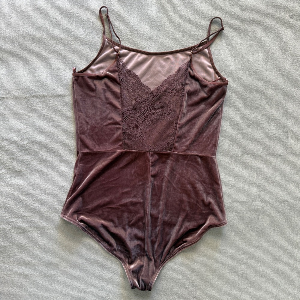 Gilligan & O'Malley womens Velvet Lace Bodysuit Size S Y2K Fairy Goth Coquette